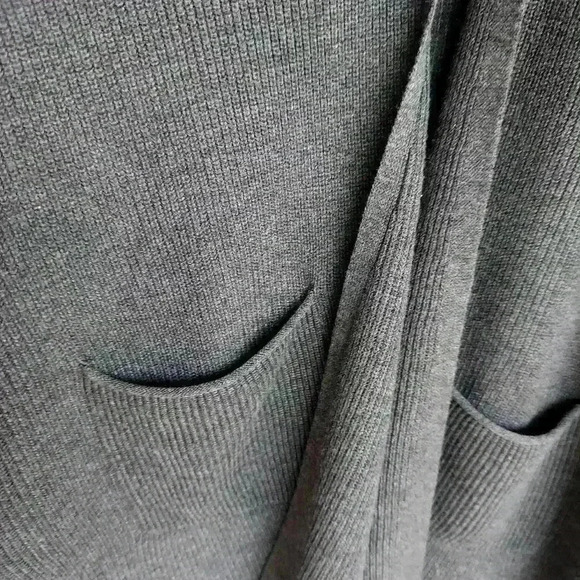 Philosophy open front - Picture 3 of 5